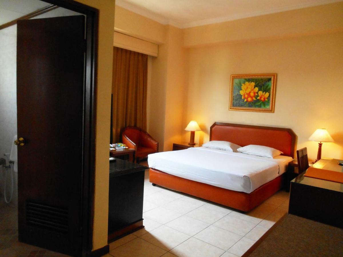 ג'קרטה Prinsen Park Hotel מראה חיצוני תמונה